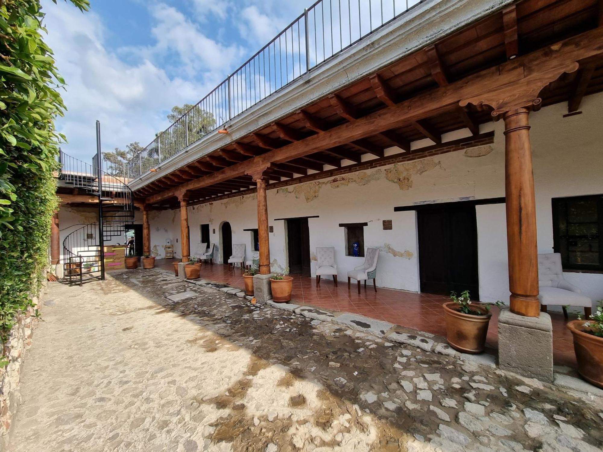 Central Hostel San Sebastian Antigua ภายนอก รูปภาพ