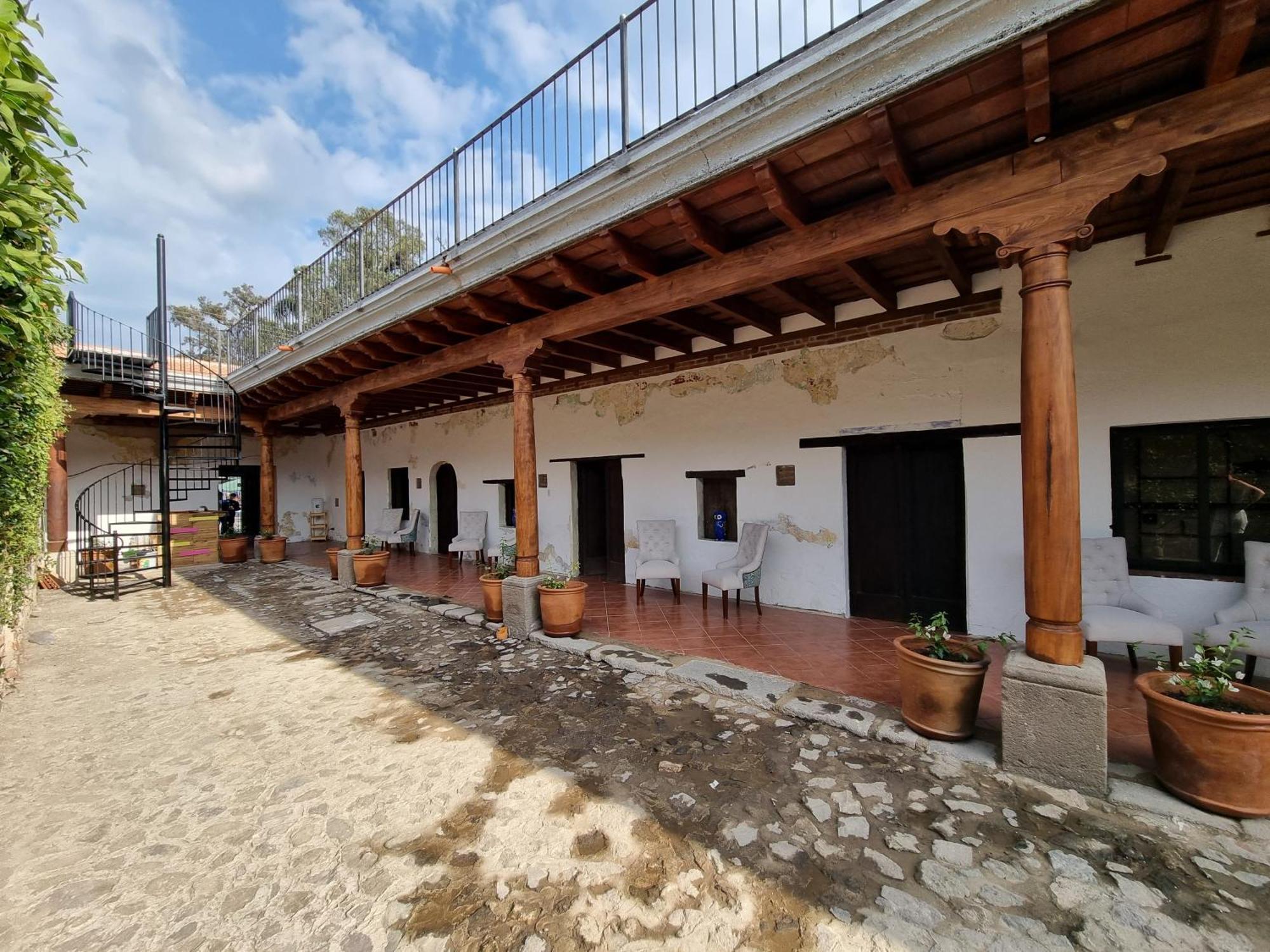 Central Hostel San Sebastian Antigua ภายนอก รูปภาพ