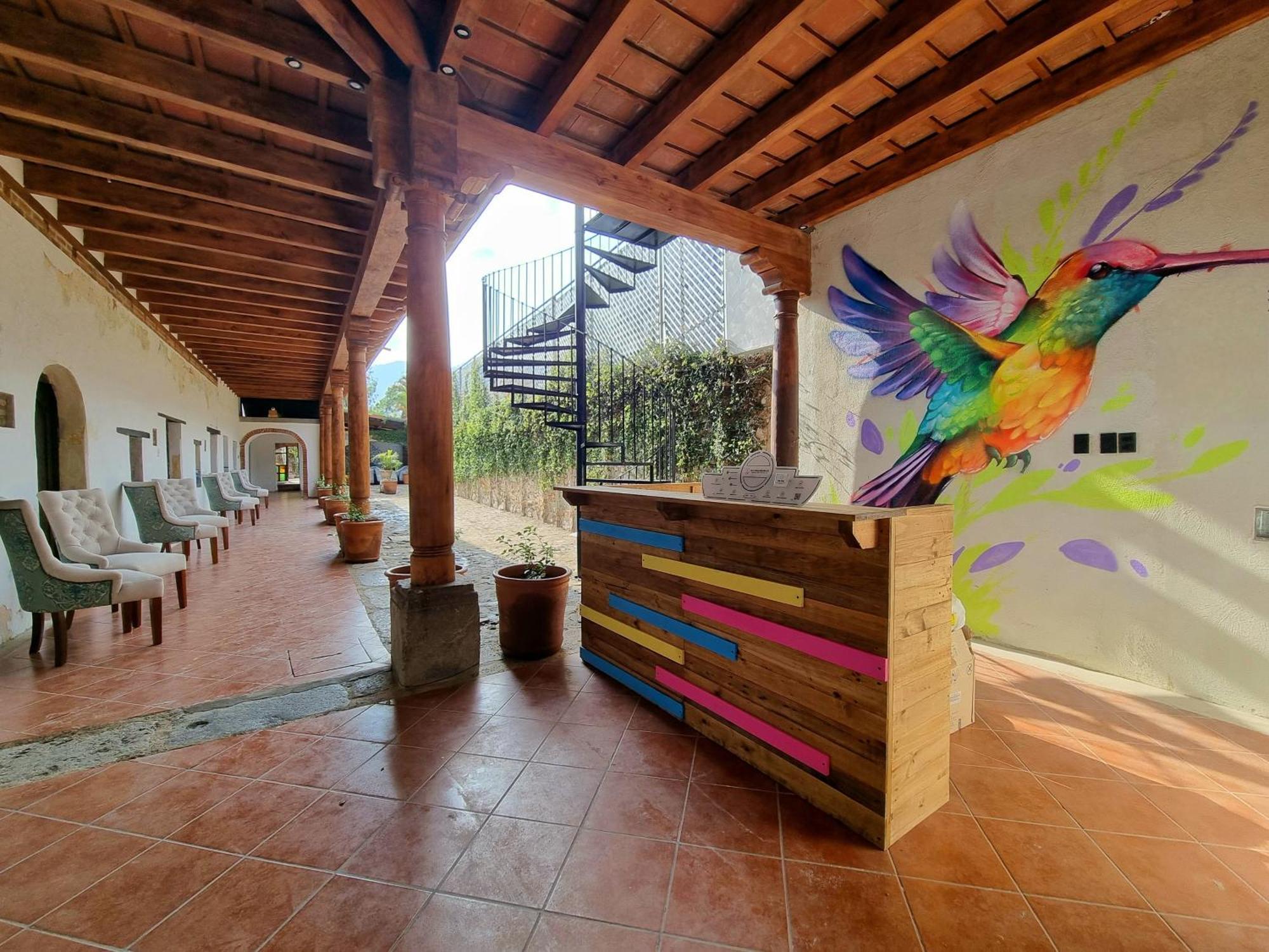 Central Hostel San Sebastian Antigua ภายนอก รูปภาพ