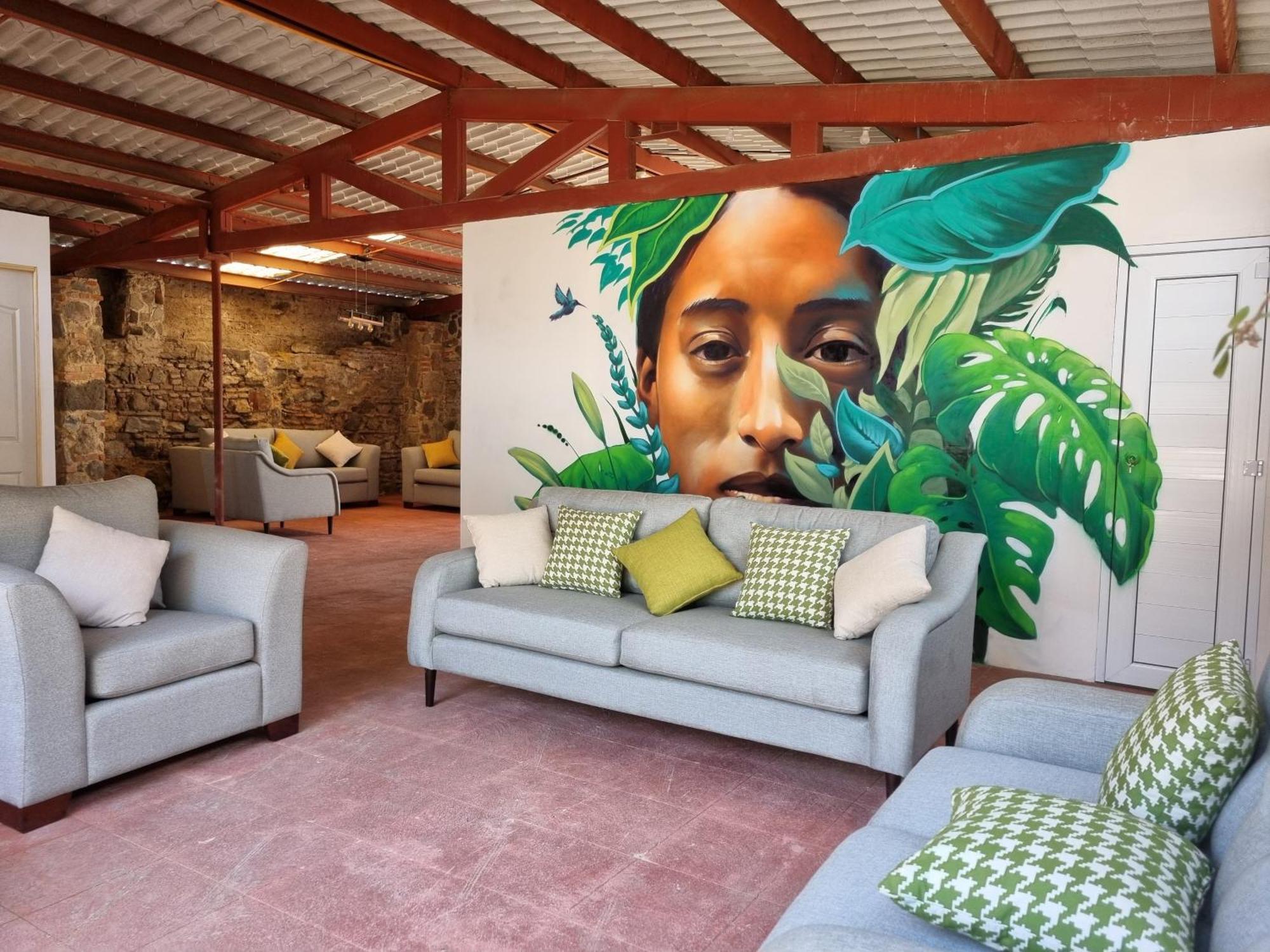 Central Hostel San Sebastian Antigua ภายนอก รูปภาพ